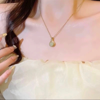 Kalung wanita model liontin batu bulat titanium anti karat - memojewelry