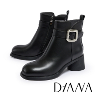 DIANA 率性皮帶大方釦真皮粗跟短靴-黑色
