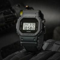 【CASIO 卡西歐】G-SHOCK Cordura尼龍錶帶電子錶 畢業 禮物(DW-5600BCE-1)