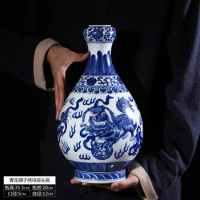 Classic Chinese Style Blue and White Porcelain Hand Painted Flower Vase Home Decoration Tabletop Vase