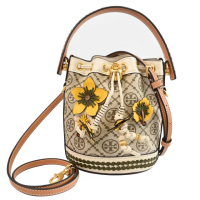 【TORY BURCH】T Monogram 限定立體花朵經典印花拼接手提水桶包兩用包(白咖)