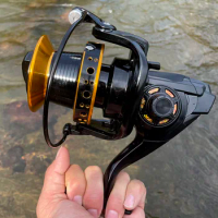 Drag Power 20-30kg Spinning Fishing Reel with Large Spool Strong Body Saltwater Spinning Fishing Reel 9000 10000 12000