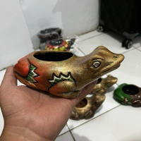 Pot clay karakter kodok bergaransi jika pecah
