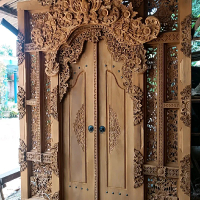 Pintu gebyok ukir setyl bali ukuran 200x250