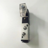 ใหม่เดิมสองตำแหน่งห้าทาง Yardke AIRTAC โซลินอยด์วาล์ว4N110-06 DC24V