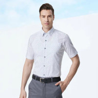 【pierre cardin 皮爾卡登】男襯衫 進口素材合身版防皺夏季清爽印花短袖襯衫_白底小變形蟲(73251-30)
