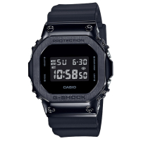 G-SHOCK 絕對強悍質經典5600系列金屬質感休閒錶(GM-5600B-1DR)全黑/43.2mm