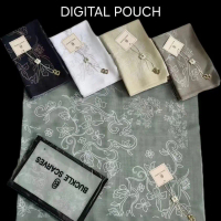 Buckle scarves motif segi empat