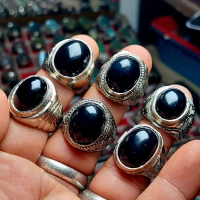 Cincin yaman wulung hitam senter merah lokal pacitan / yaman habasyi Batu Ring Elegan