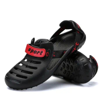 2023 Summer Unisex Model Sandals Clogs Garden Shoes Lightweight Jelly Shoes Slippers Men's Beach Soft Water Sports Shoes