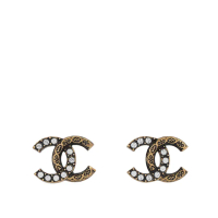 【CHANEL 香奈兒】CC Logo 半鑽及圖騰雕刻仿舊復古針式耳環(金色)