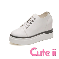 【Cute ii】經典小白鞋綁帶款厚底內增高休閒鞋(白)
