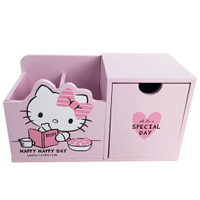 小禮堂 Hello Kitty 造型橫式木質筆筒收納盒 抽屜盒 文具盒 桌上型收納盒 (粉 看書)