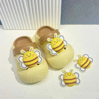 Cute Cartoon Little Bee Hole Shoe Charms Decorations 3D Big Bee Flowers Shoes Buckle DIY 3D Hole Shoe Accessories