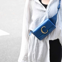 CHLOE C Bag系列牛皮拼接造型腰包(藍)