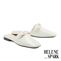 【HELENE SPARK】別致時髦感金屬釦方頭低跟穆勒拖鞋(白)
