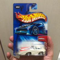 Hot wheels hotwheels crooze bedtime first edition white