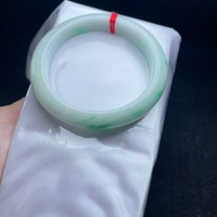 天然緬甸翡翠白底青翡翠手鐲水潤細膩色澤陽綠高貴優雅釉潔清爽