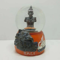 Snow globe GWK - Garuda Wisnu Kencana souvenir oleh oleh Bali negara Indonesia