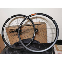 『時尚單車』(全新現貨包運費)GIANT SLR1碳纖維TL支援無內胎系統輪組