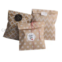 Paper Bags Treat bags Candy Bag Chevron Polka Dot Bags Christmas Wedding Birthday Party New Year Favors Supplies Gift Bags