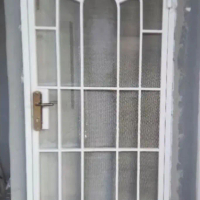 pintu teralis besi