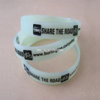 Cycling Race Promotion Logo Text Custom Cheap Luminous Silicone Wristbands Caved Gift Glow in Dark Deboss Hand Bracelets