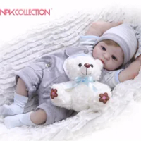 NPK Nyata 57 Cm Full Body Silikon Anak Reborn Bayi Boneka Beruang Mainan Putri Bayi Boneka Wig Rambut Hadiah Ulang Tahun anak-anak Brinquedos