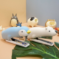 🔥現貨🔥日本文具品牌 Max 可愛動物釘書機 北極熊 企鵝 矽膠釘書機 桌上文具 辦公桌舒壓 釘書機 美克司 -富士通販