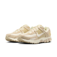 【NIKE 耐吉】慢跑鞋 女鞋 運動鞋 緩震 W ZOOM VOMERO 5 奶茶 HQ0458-200