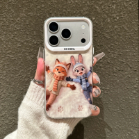 Casing ponsel ini menampilkan desain kartun boneka Judy dan Nick dan kompatibel dengan model Apple b