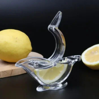 New Manual Fruit Juicer Portable Juice Making Tool Cute Plastic Transparent Bird Shaped Lemon Juicer Household Kitchen Accessory