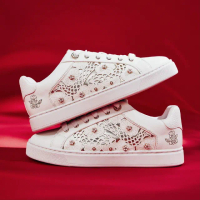 【ALDO】LEONIA-細緻珍珠雕花設計休閒小白鞋-女鞋(白色)