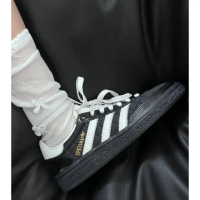 【adidas 愛迪達】ADIDAS ORIGINALS HANDBALL SPEZIAL 黑白格紋小香風 休閒鞋(JP5669)