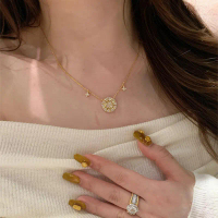 Vintage Gold Color Full Diamond Eight-pointed Star Compass Necklace for Women Light and elegant clav