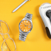 【CITIZEN 星辰】簡約時尚 機械錶 自動上鍊 日期 不鏽鋼手錶 黃色 40mm(NJ0150-81Z)