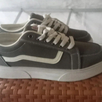 sepatu kasual sneaker pria bahan canvas kekinian