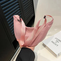 2024 New Nylon Messenger Bag Trendy Dumpling Bags Large Capacity Shoulder Bag Armpit Bags Ladies Simple Shoulder Bag Purse