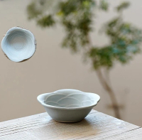 [日本製]   YOSHIZAWA  益子燒  手工制釉  玫瑰花形圓碗 (煙灰白色)