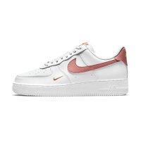 Nike Air Force 1 07 ESS 女 粉白 金標 小金勾 運動 透氣 AF1 休閒鞋 CZ0270-103