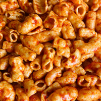 MAKARONI BANTET PEDAS MANIS GESIT SNACK