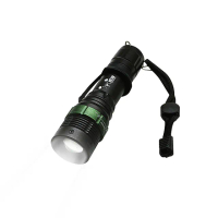 【熊讚Family Bear】CY-8860調焦 伸縮LED手電筒(附贈3顆4號AAA電池 強光 三段 遠射)