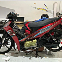 tem sirius đỏ đen chỉ xanh tặng kèm logo trang trí-nhãn dán tem xe decal xe sirius-mẫu chế đỏ đen ch