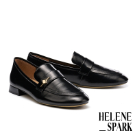 低跟鞋 HELENE_SPARK 時尚菱形釦牛油皮樂福低跟鞋－黑