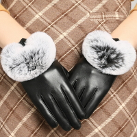 【巴黎精品】真皮手套保暖手套-加絨羊皮兔毛毛球女手套2色p1bb25