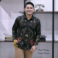 kemeja batik Slimfit pria mahkota merah Katun