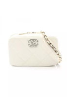 Chanel Pre-Loved Chanel chanel 19 matelasse chain shoulder bag leather white Combination metal fitti