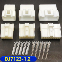 DJ7123-1.2 sedan audio male female connector 12/16/20 pin CD player wiring harness modification plug socket sheath MG610360