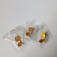 pin tunas kuningan lapis resin halus