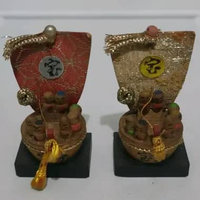 Miniatur Feng Shui “Kapal Rezeki & Kekayaan” (Sepasang)